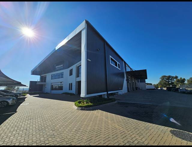 3,500M² WAREHOUSE TO LET IN LONGLAKE